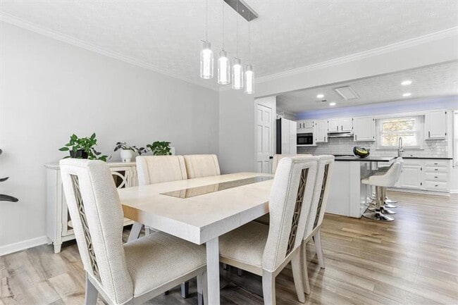 Building Photo - 1646 Desford Ct SW