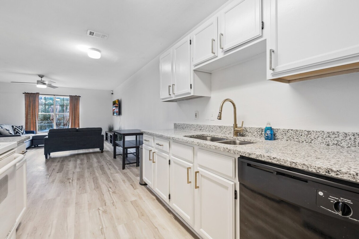 Building Photo - 1308 W Brevard St