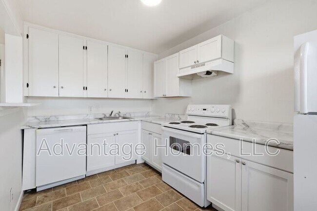 Building Photo - 1109 N Scott Ave