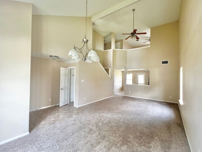 Building Photo - Beautiful 3-bedroom 2.5 bath home in Kille...