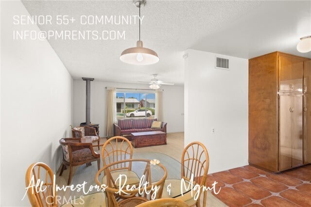 Building Photo - 880 S Ramona St