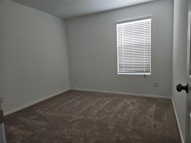Building Photo - 117 Tall Timbers Trl