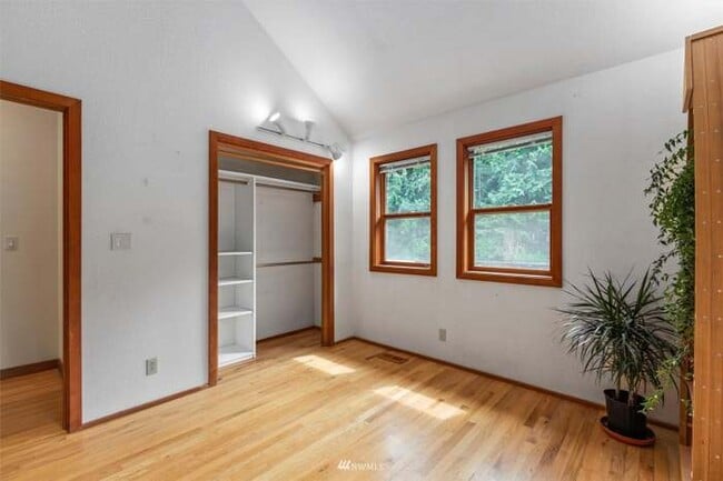 Building Photo - 6730 Buck Lake Rd NE