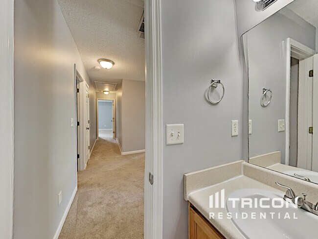 Building Photo - 1028 Maris Ln