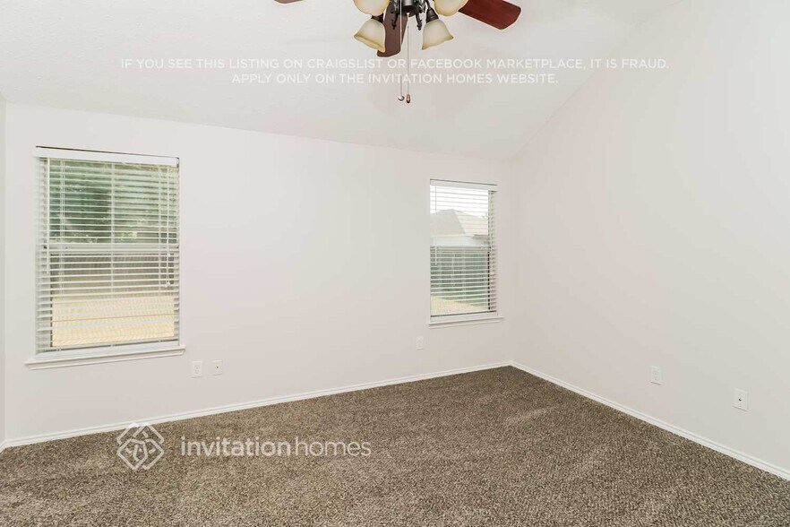 Building Photo - 920 McKavett Dr
