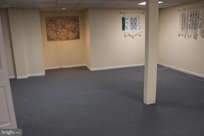 Building Photo - 6210 Cottonwood St