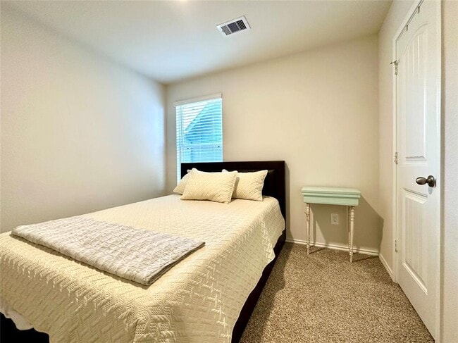 Building Photo - 331 N Richland Dr