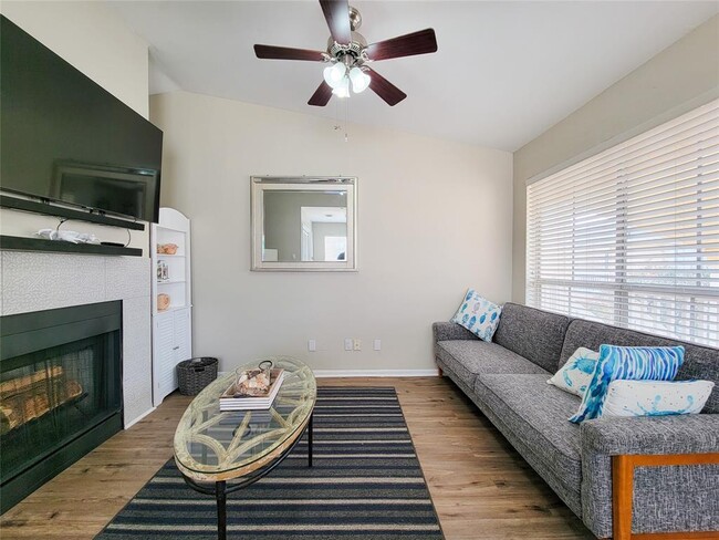 Building Photo - 3506 Cove View Blvd