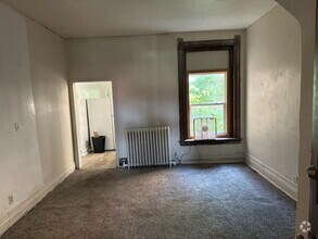 Building Photo - "Charming 1-Bedroom Haven in Duluth's Hear...