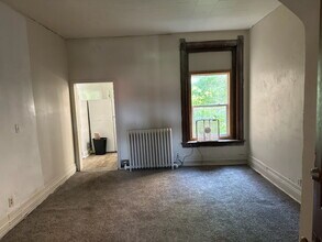 Building Photo - "Charming 1-Bedroom Haven in Duluth's Hear...
