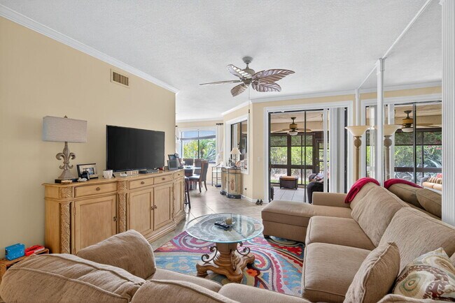 Building Photo - 405 Sea Oats Dr