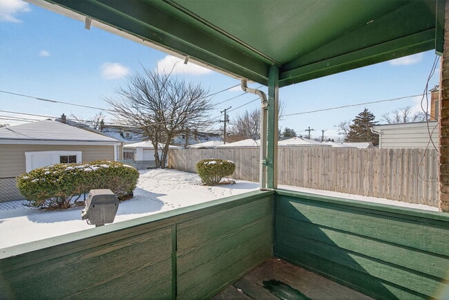 Building Photo - 27 164th Pl