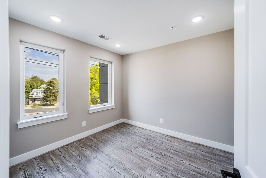 Building Photo - 1617 Rhode Island Ave NE