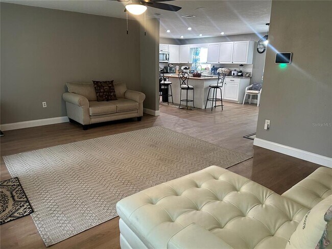 Building Photo - 2044 Leisure Dr