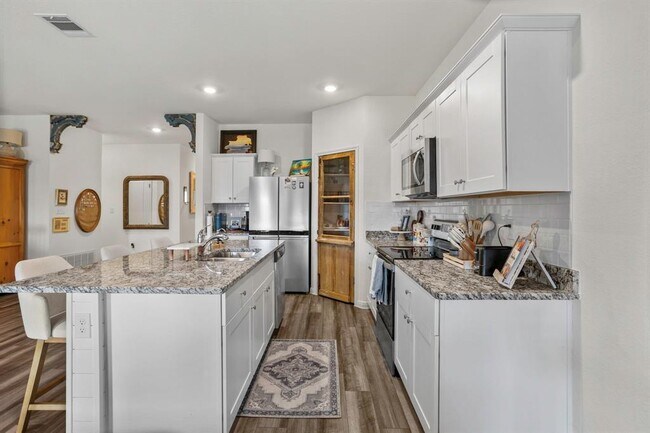 Building Photo - 121 Rubrum Rd