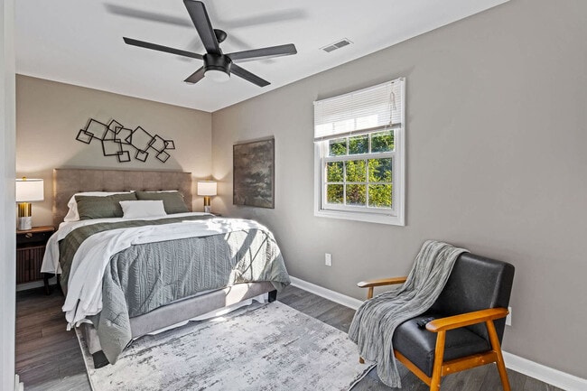 Building Photo - 301 S Front St