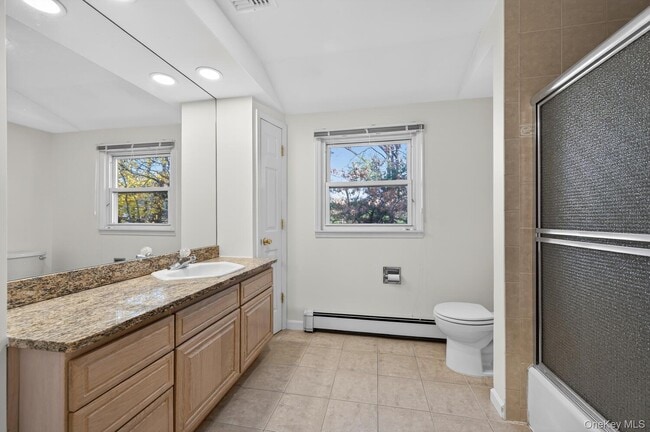 Building Photo - 8 Blueberry Ln