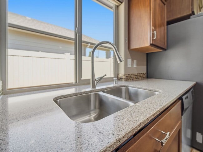 Building Photo - Spacious Unfurnished Home in Liberty Lake | Modern Living in a Prime Location