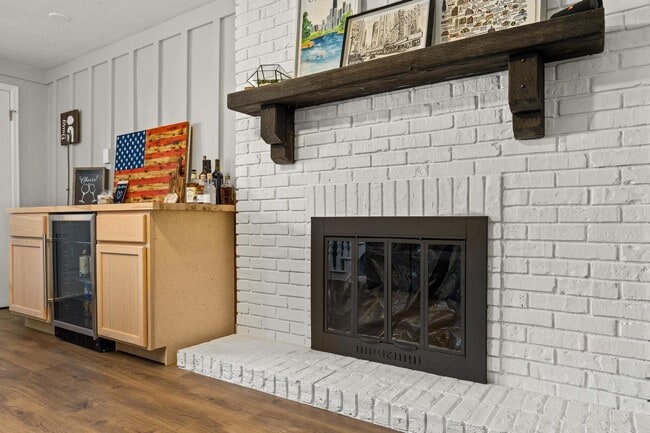 Building Photo - 6007-6009 N Imperial Drive