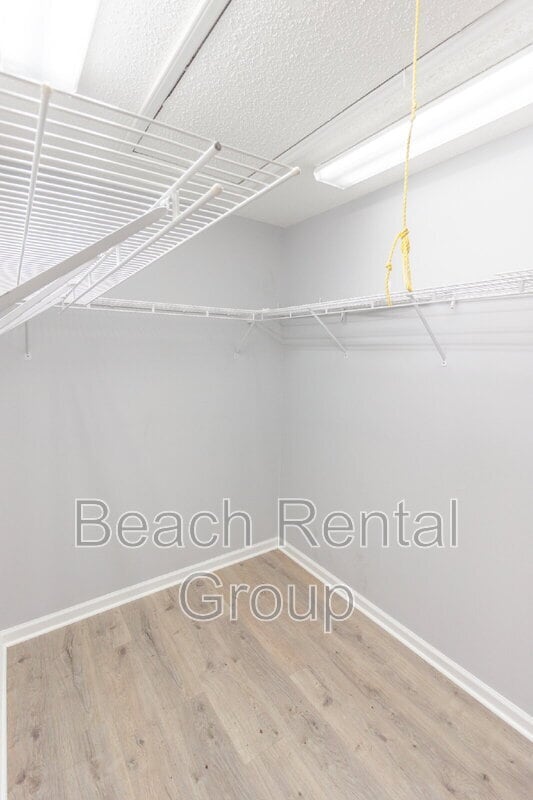 Building Photo - 6661 Wisteria Dr