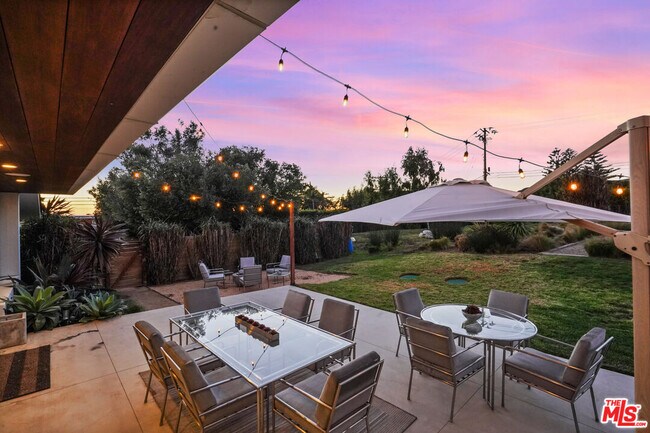 Building Photo - 30479 Morning View Dr