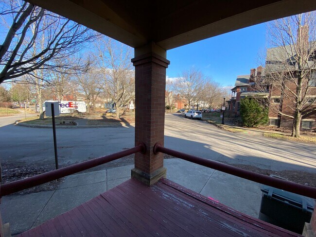 Building Photo - W 6th Ave 351-353 GW2