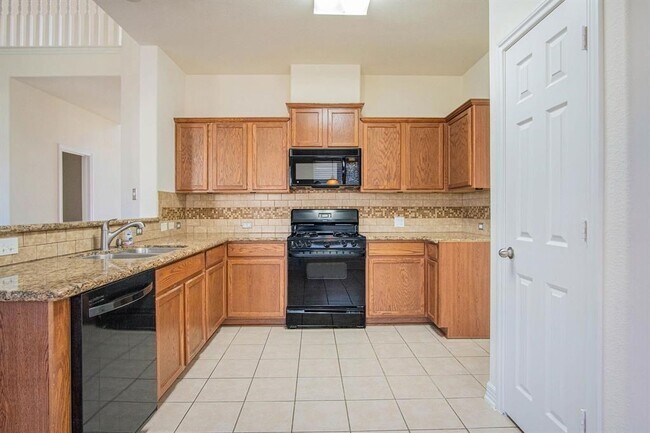 Building Photo - 19718 Summerlin Dr