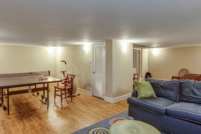 Building Photo - 148 Heritage Rd