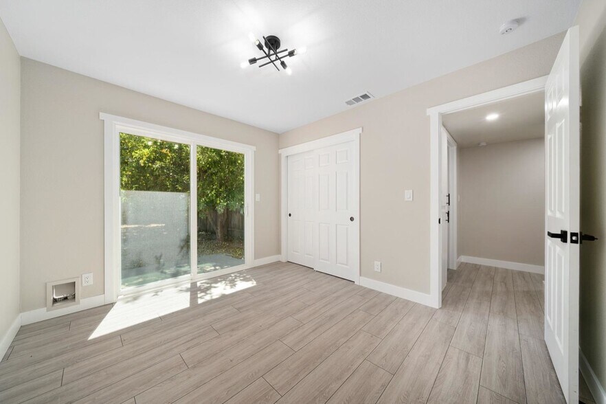 Building Photo - 3944 Apple Blossom Way