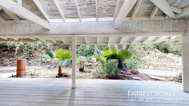 Building Photo - 4121 Hayvenhurst Dr