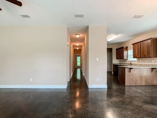 Building Photo - Stables 139