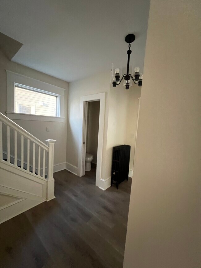 Building Photo - 815 Grove St