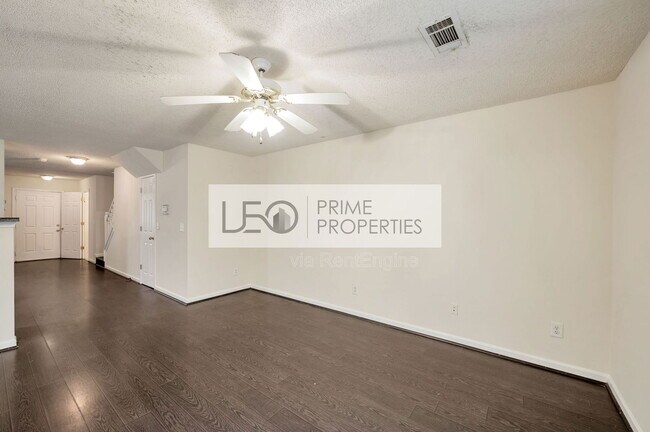 Building Photo - 950 Parkway Rd