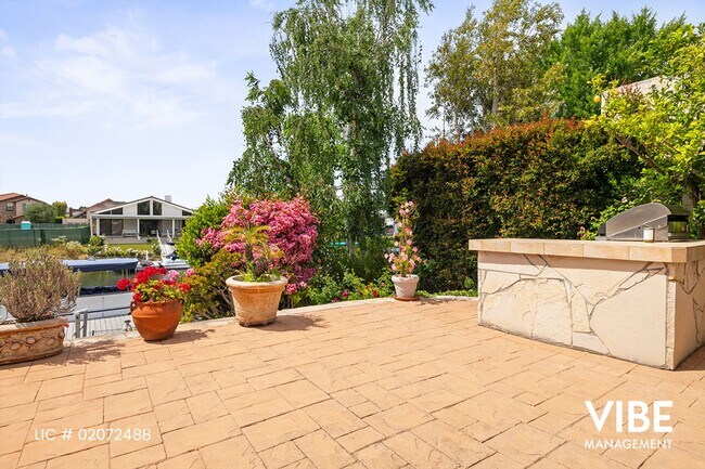 Building Photo - Gorgeous GUARD GATED Westlake Island 3+3 home w/ BOAT DOCK & BOAT!