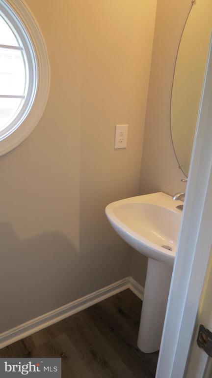 Building Photo - 16202 Ellipse Terrace