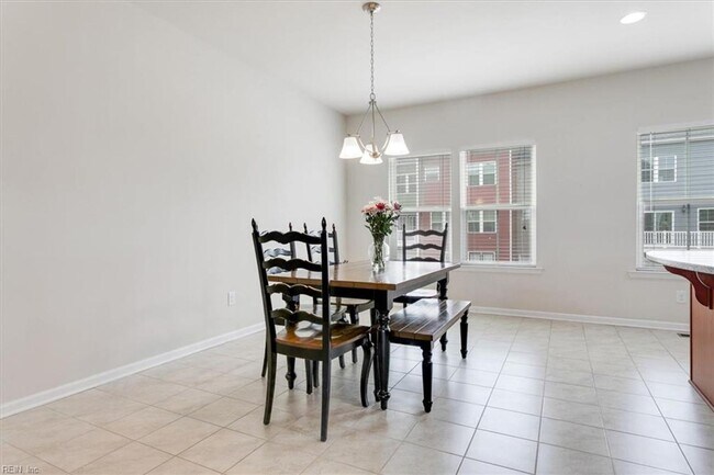 Building Photo - 3 bedroom/ 2 full bathroom and 1 half bathroom -Villages at Candle Station