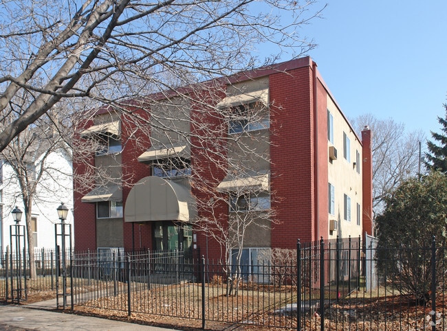 Building Photo - 2217 Portland Ave S