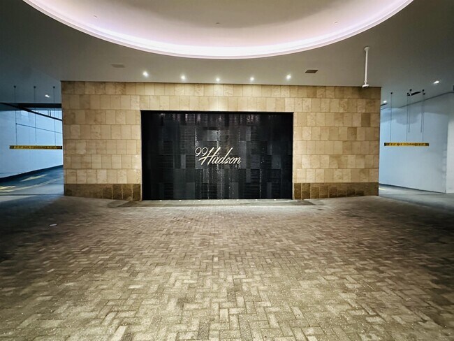 Building Photo - 99 Hudson St