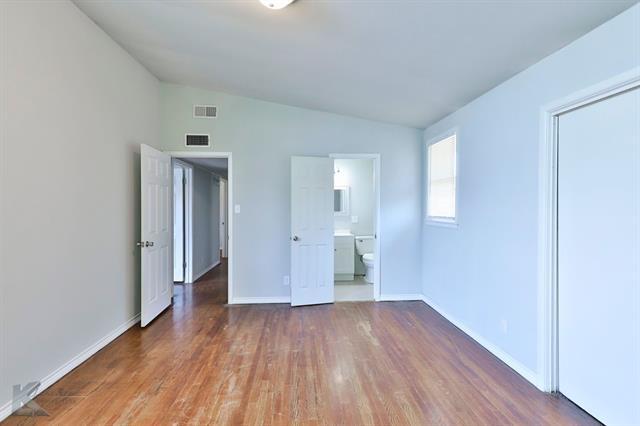 Building Photo - 934 S Pioneer Dr
