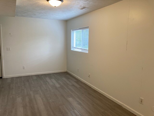 Building Photo - 406 Yund St