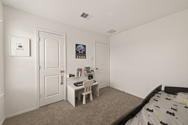 Building Photo - 24726 Cedar Ln