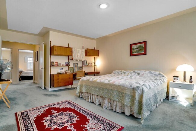 Building Photo - 5851 Doliver Dr