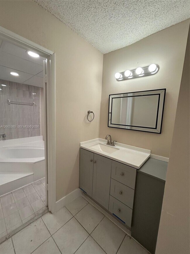 Building Photo - 1950 W 54th St