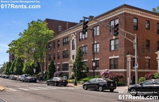 Building Photo - 1982 Commonwealth Ave