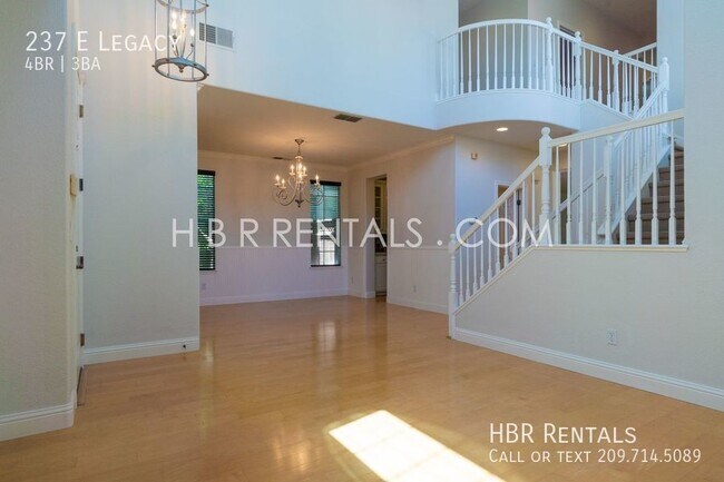 Building Photo - WICKLUND Village 4 Bedroom Home - Gated Dr...