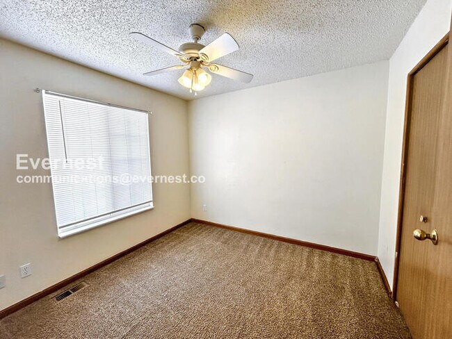 Building Photo - 615 Seawell Dr