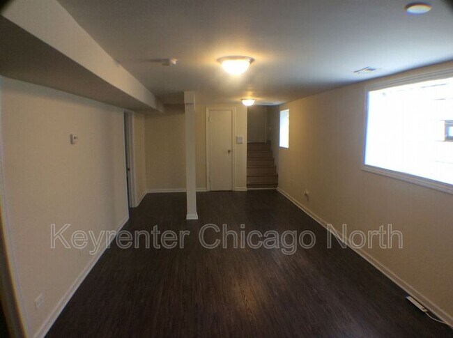 Building Photo - 6052 N Mozart St