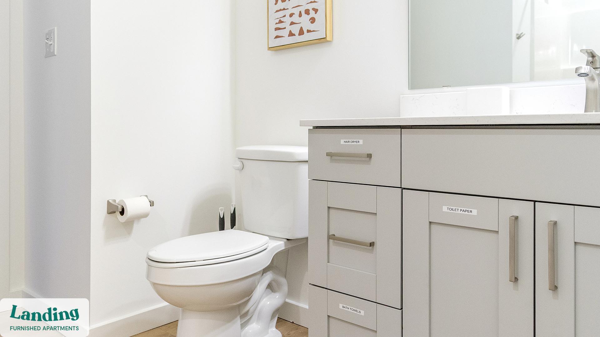 Building Photo - 650 N Main St