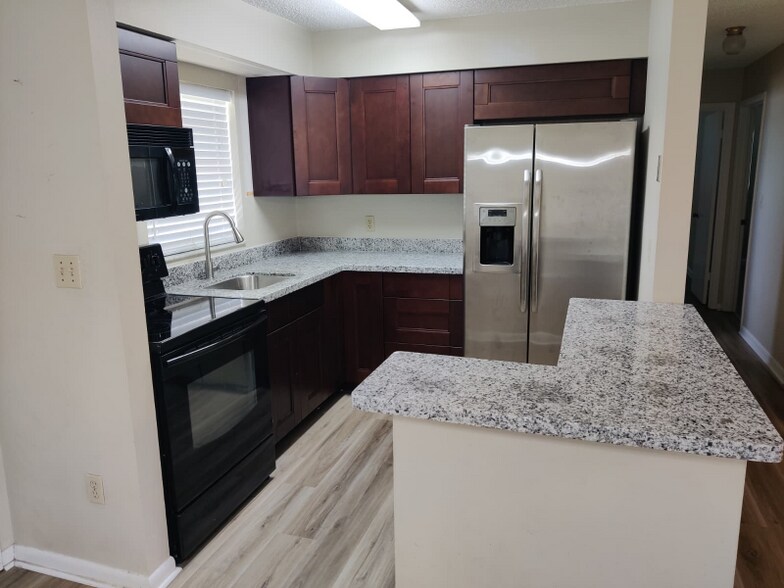 Building Photo - 5461 Placid Lakes Blvd