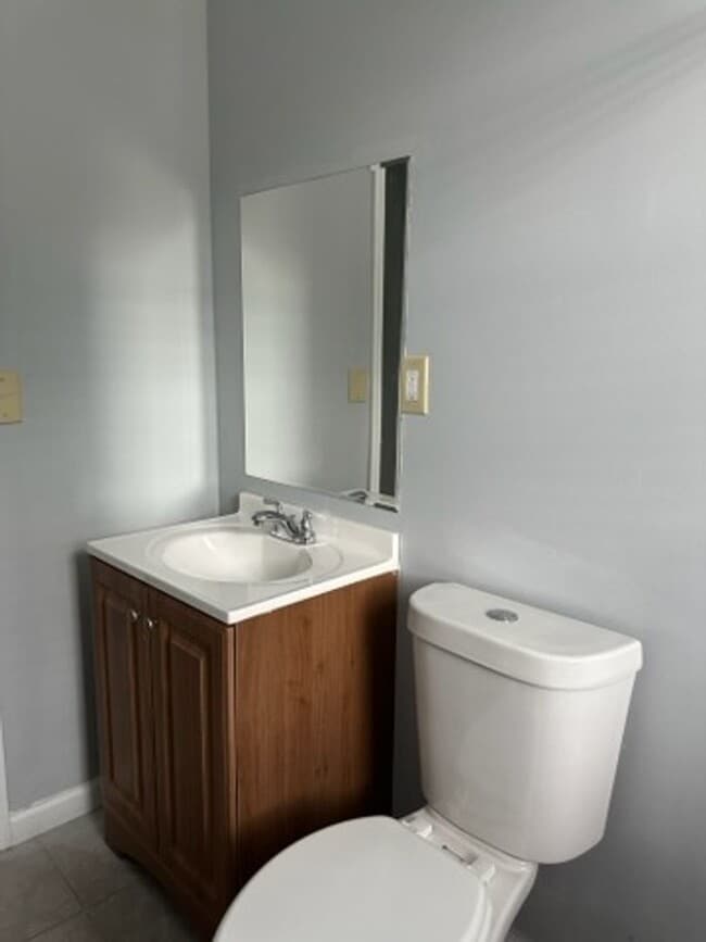 Building Photo - Newly renovated two bedroom apartments